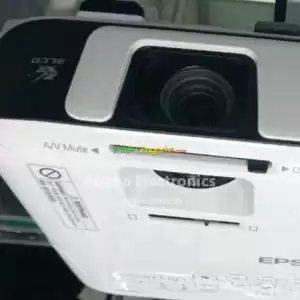 Epson Projector Model name:  EB-S41    Has bag and Remote Hardware interface: VGA, USB, H Price in Ethiopia